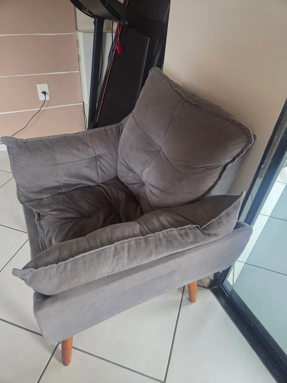 Poltrona Tecido Suede  - Foto 3
