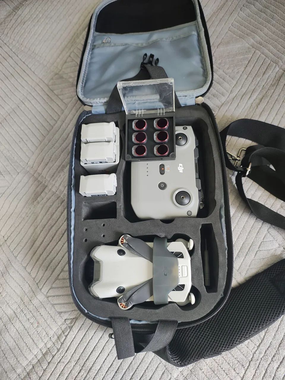 Vendo dronedji mini 4 pro combo completo+bateria plus  - Foto 2