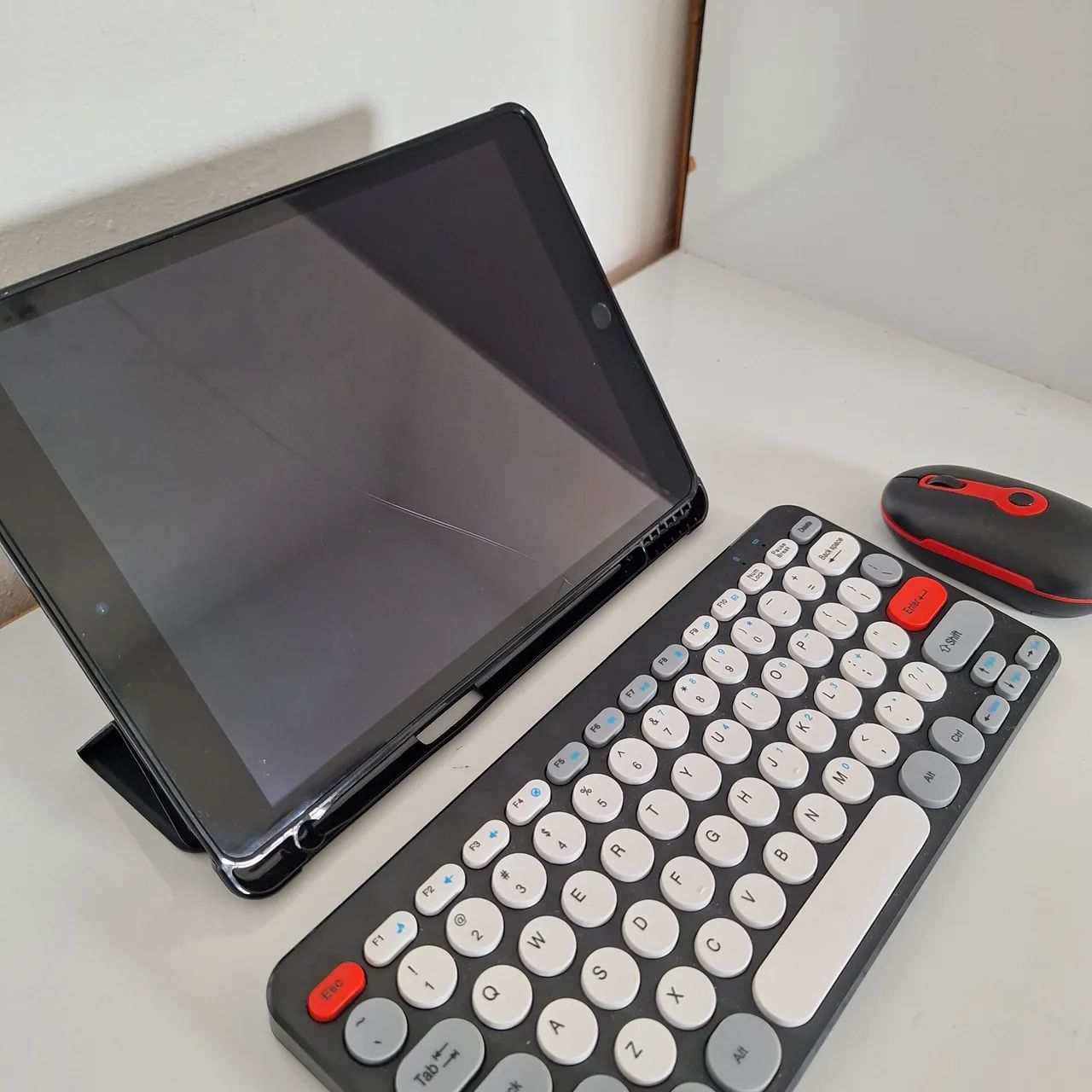 IPad 9 geração + teclado  - Foto 3