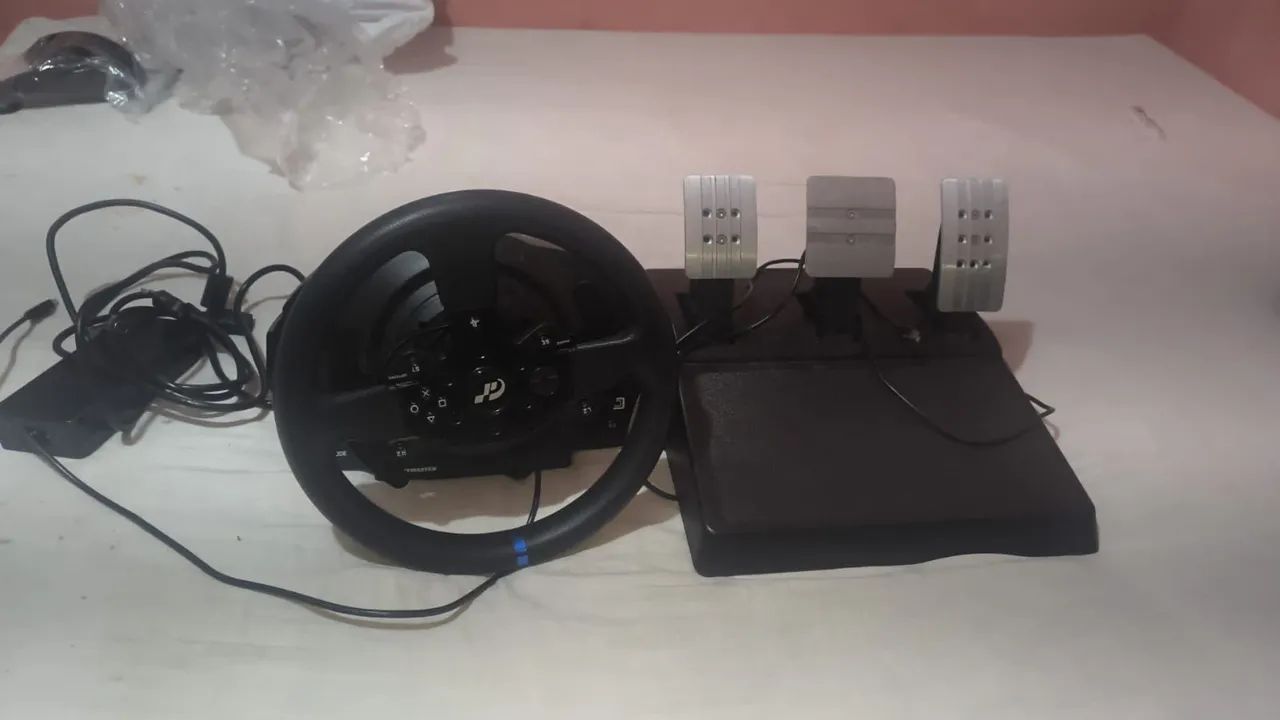Volante com pedais thrustmaster  T300 RS Edition