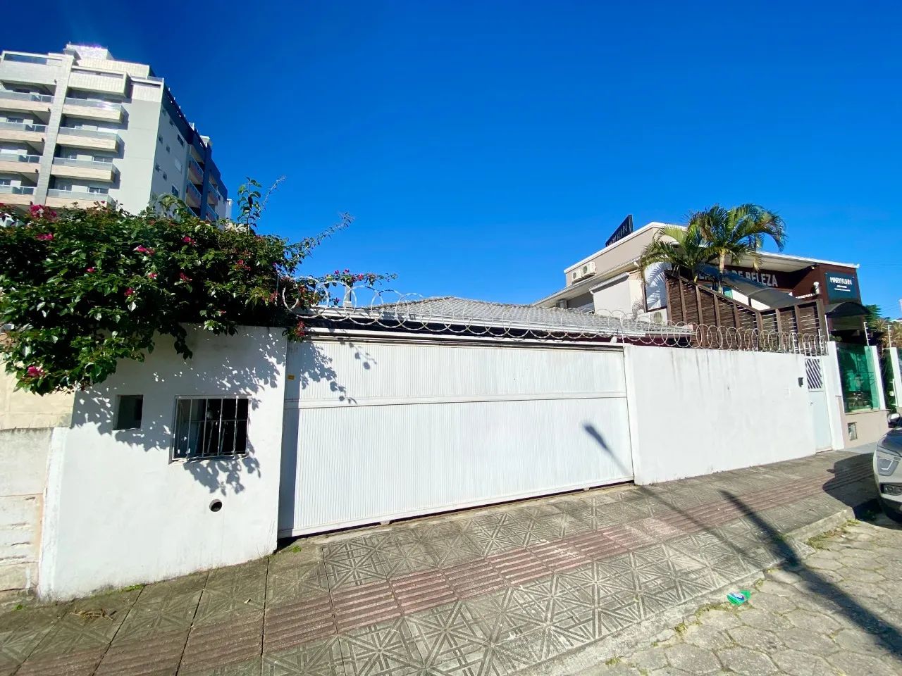 Casa com 05 dormitórios no Estreito, em Florianópolis/SC!