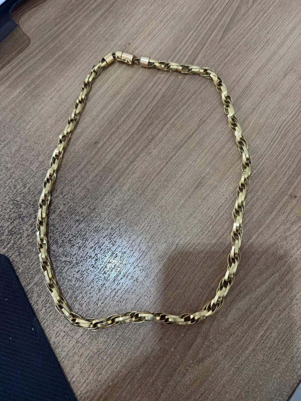 Vende-se cordão de ouro 18. 64 gramas 
