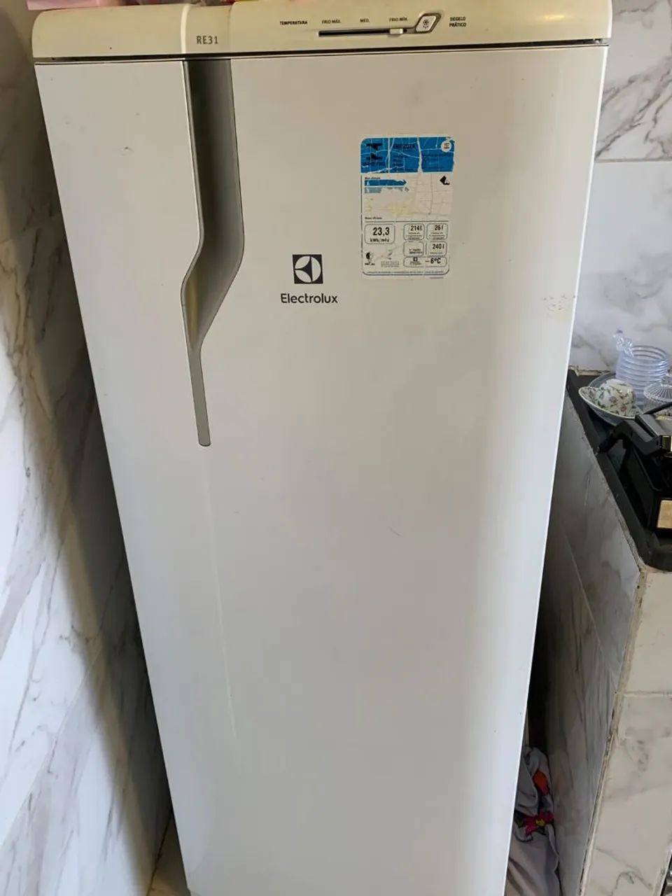 Vendo geladeira semi-nova - Foto 4