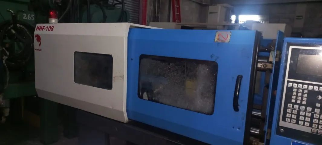 INJETORA DE PLASTICOS HHF MODELO 108X - Foto 5