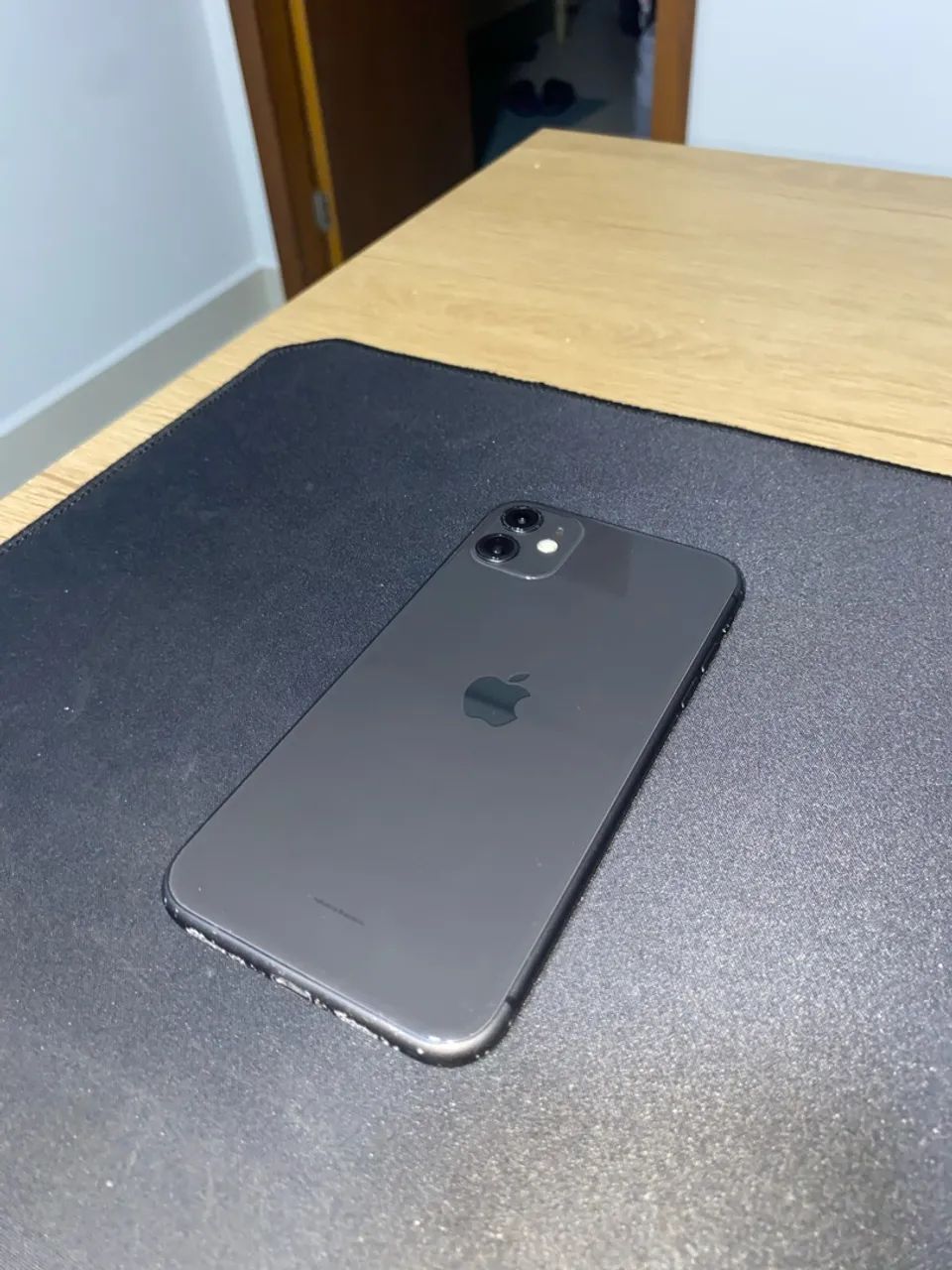 IPhone 11 Impecável + Kit carregador e capinha  - Foto 2
