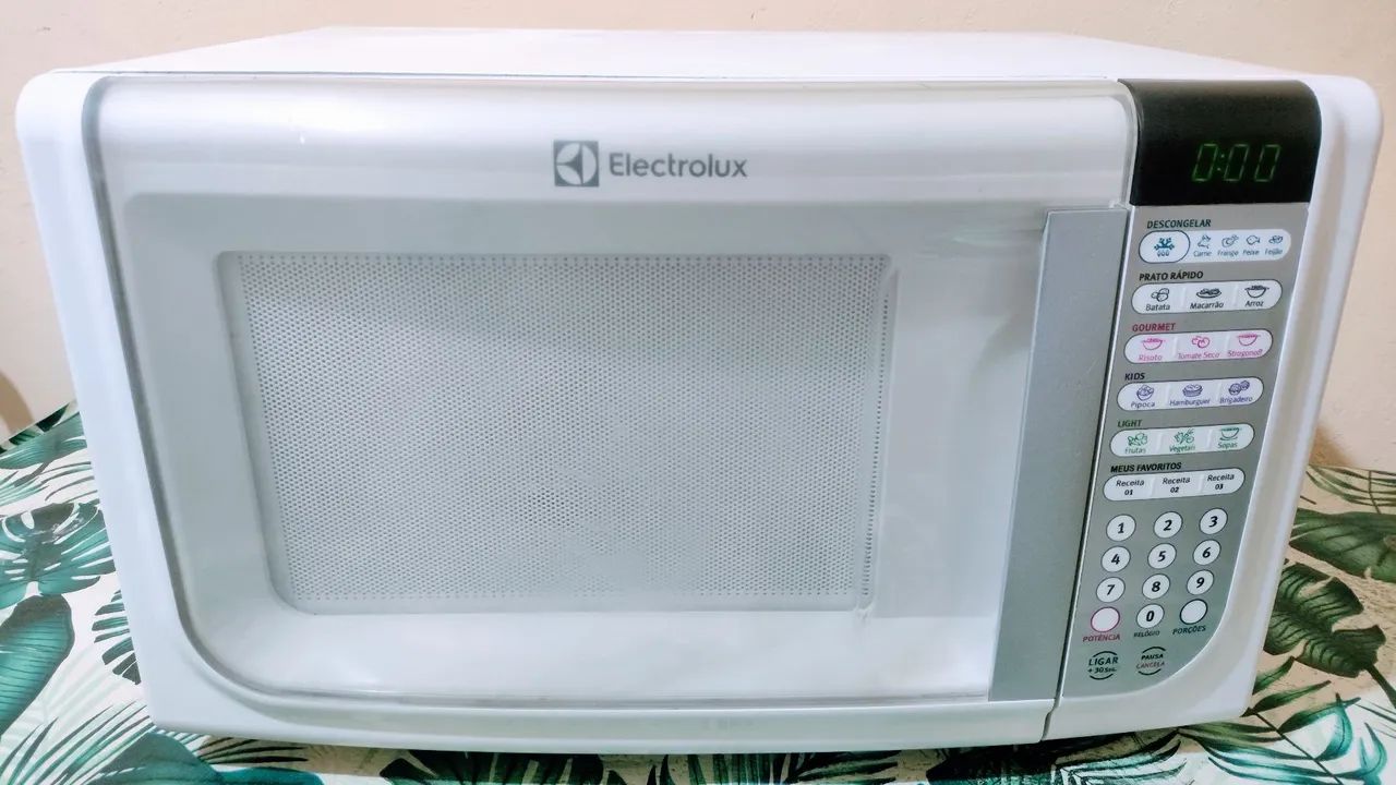 Microondas Electrolux 31 litros funcionando perfeitamente 
