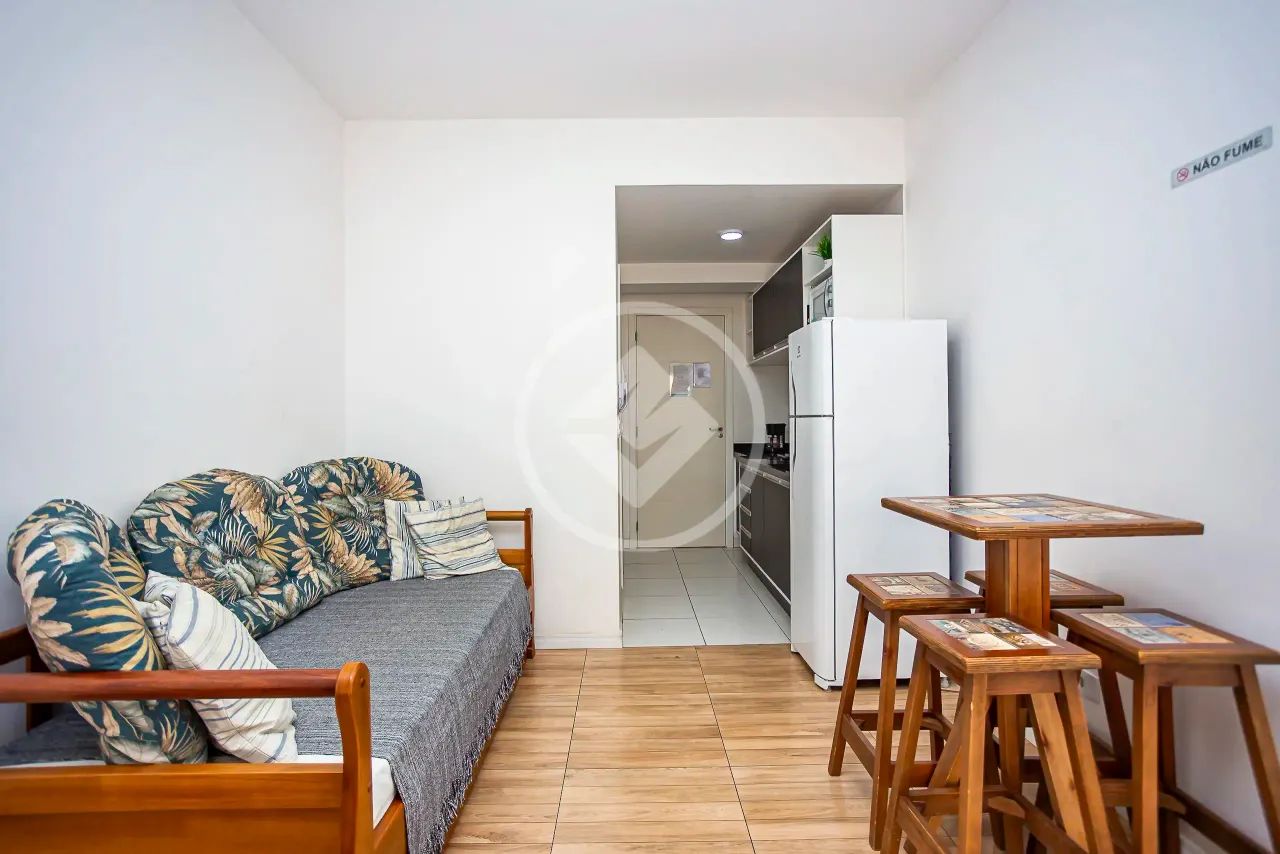 Studio mobiliado com 28 m² no Centro de Curitiba - Living Smart Compact Residences codigo: - Foto 3