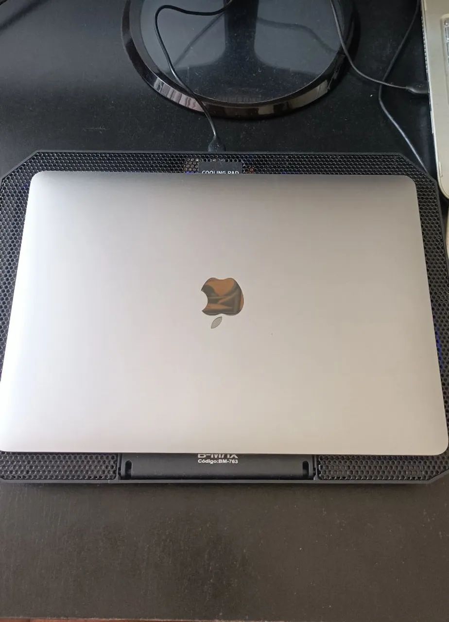 MacBook Pro 13 2018 i5 Quad-Core 8GB RAM SSD 256GB - Excelente