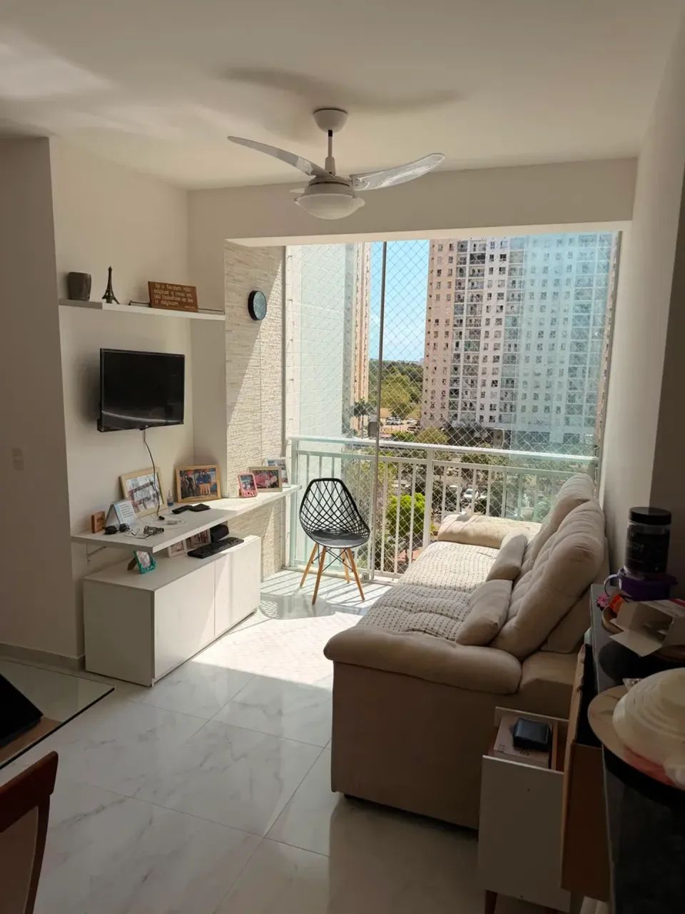 ALUGO APARTAMENTO SEMI MOBILIADO NO BRIZAS