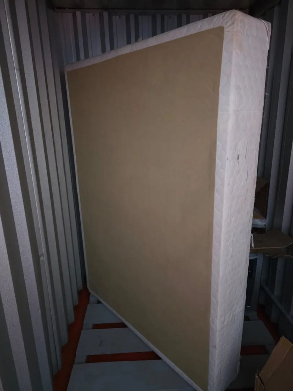 Vendo conjunto cama box (base e colchão) - Foto 4