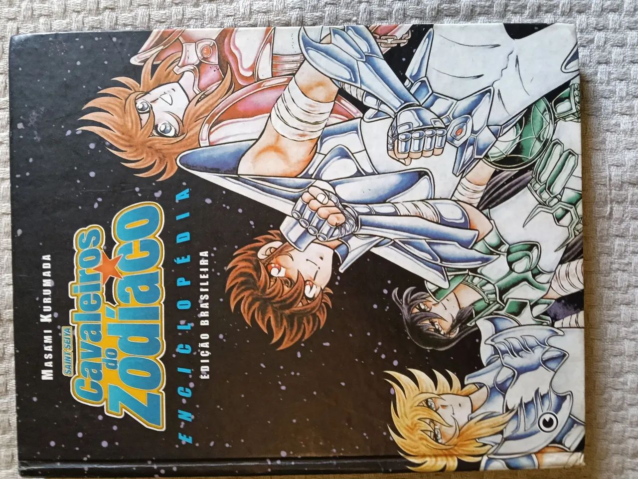 Enciclopédia Saint Seiya Cavaleiros do Zodíaco - Guia capa dura