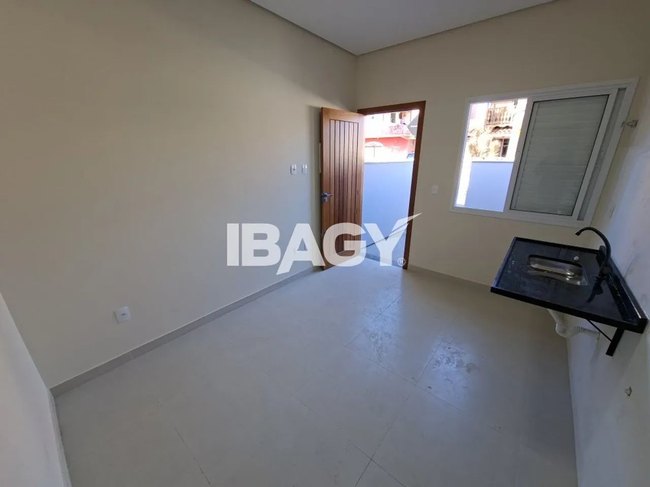 Excelente Casa 1 dormitório(s) em Carianos - Florianópolis - Foto 3