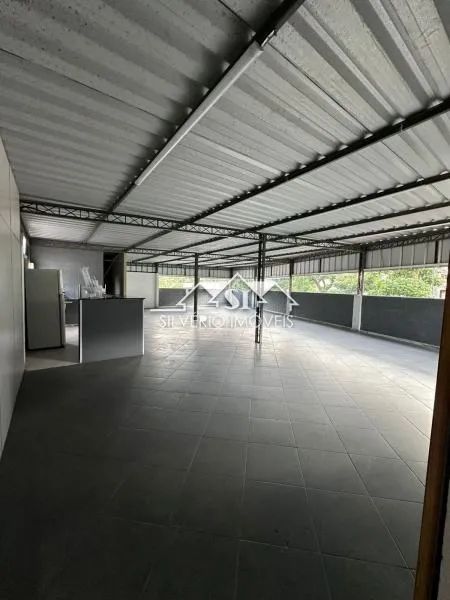 Loja- Petrópolis, Corrêas