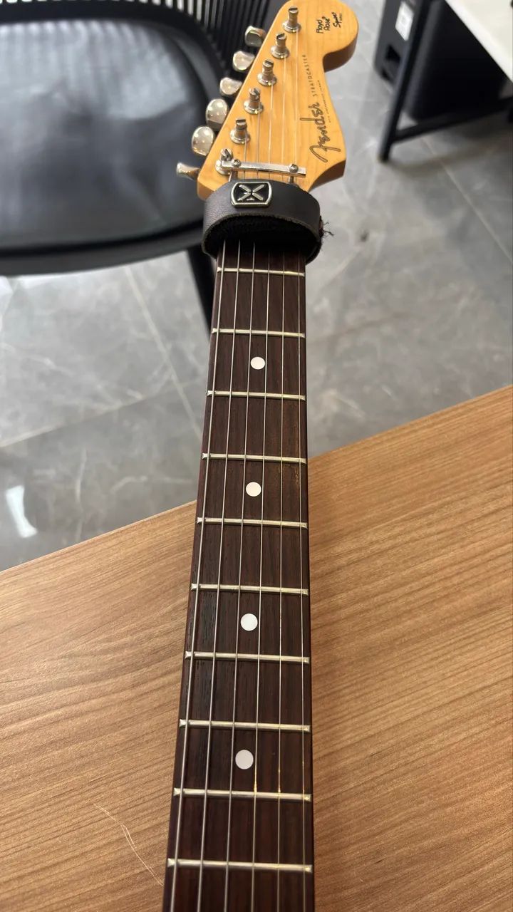 Fender - Floyd Rose - Japonesa - Foto 2