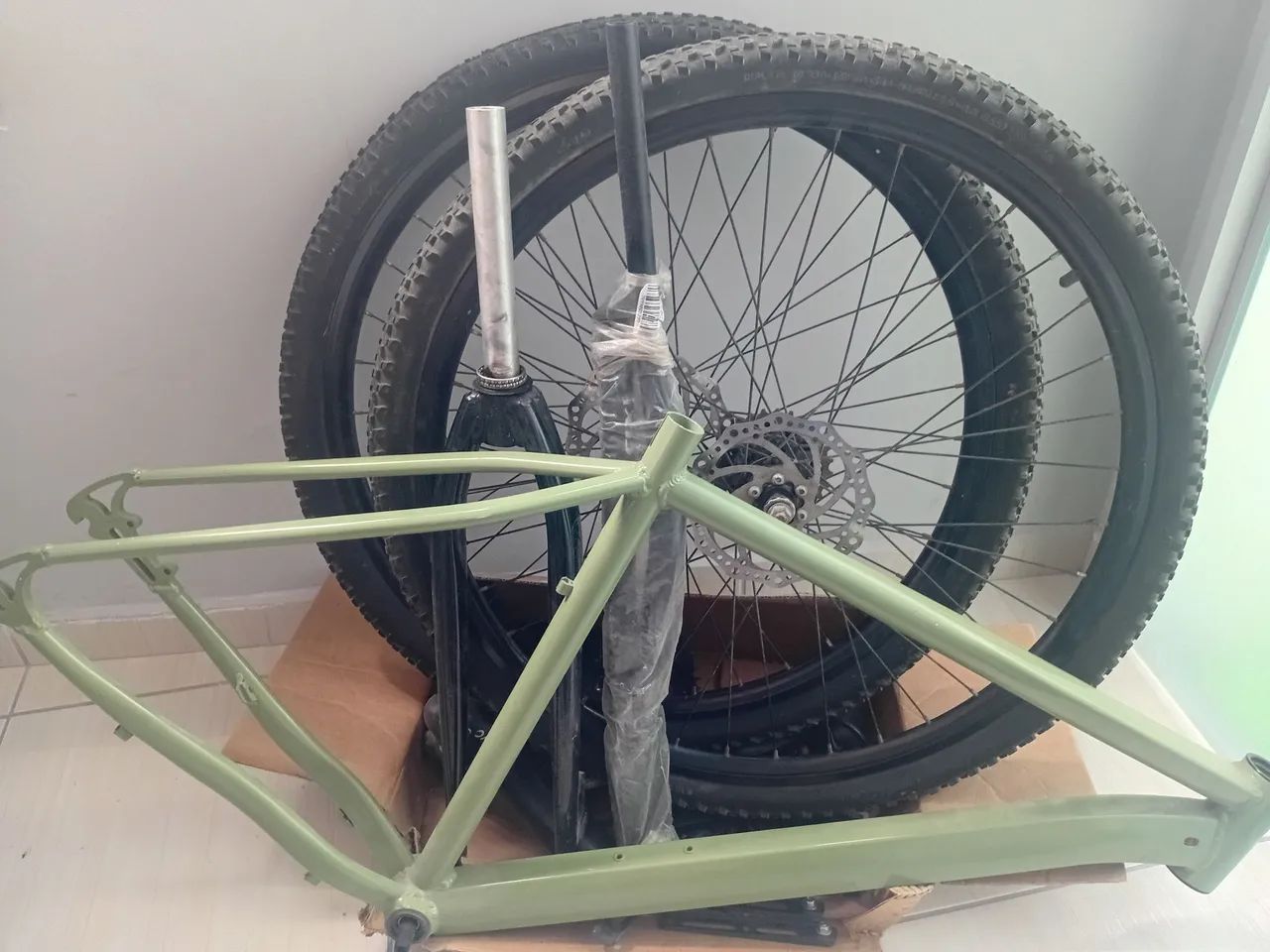 Bicicleta alumínio aro 29 quadro 21 - Foto 4