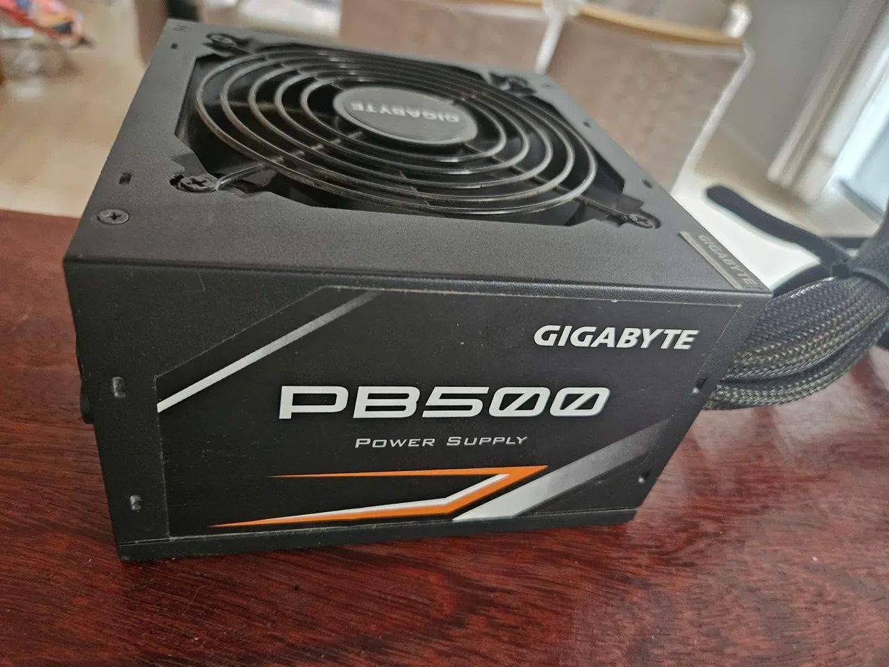 Fonte Gigabyte 500w