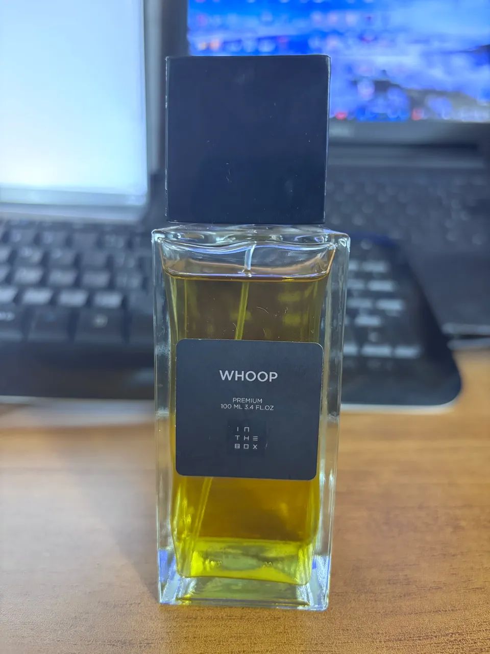 Perfume Whoop - In the box
