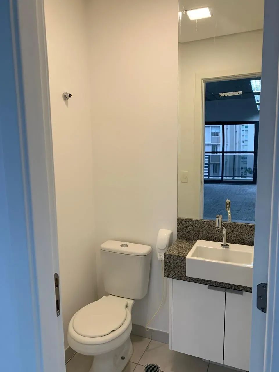 64 m² - PISO ELEVADO - AR CONDICIONADO - 2 BANHEIROS - 1 COPA - 2 VAGAS - Foto 5