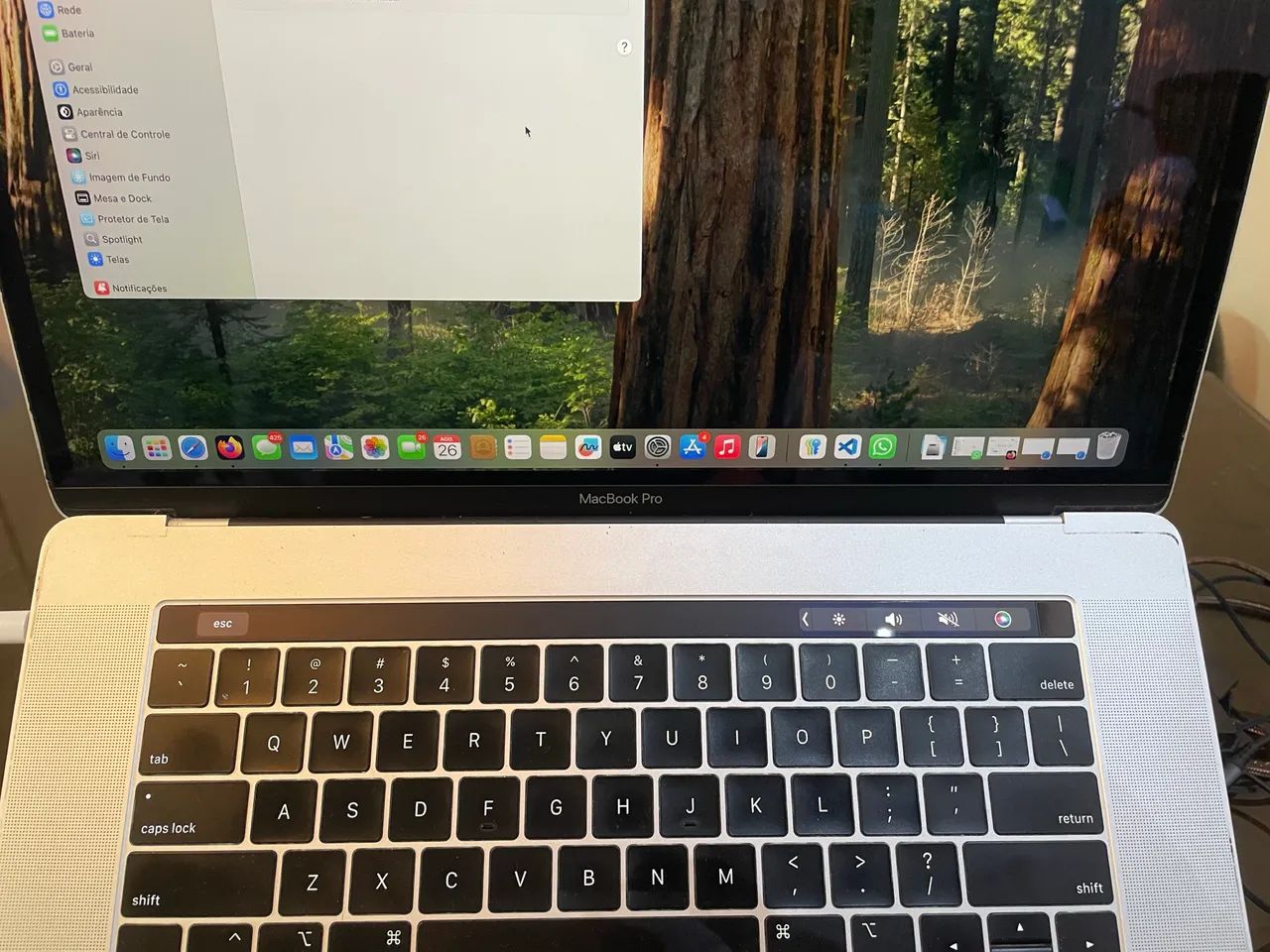 MacBook Pro 2018 Touch Bar excelente estado - Foto 2