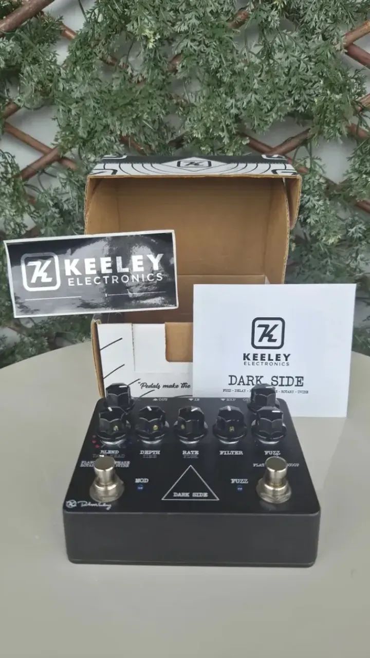 Pedal Keeley Dark Side Workstation Analógico Multi-efeitos 