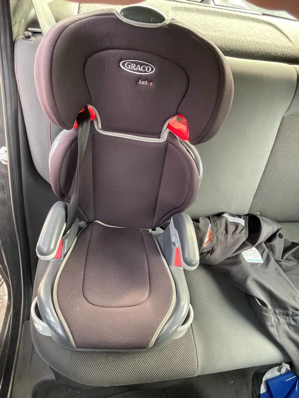 Cadeira de posicionamento de cinto da marca Graco, modelo Graco Junior Maxi midnight black - Foto 2