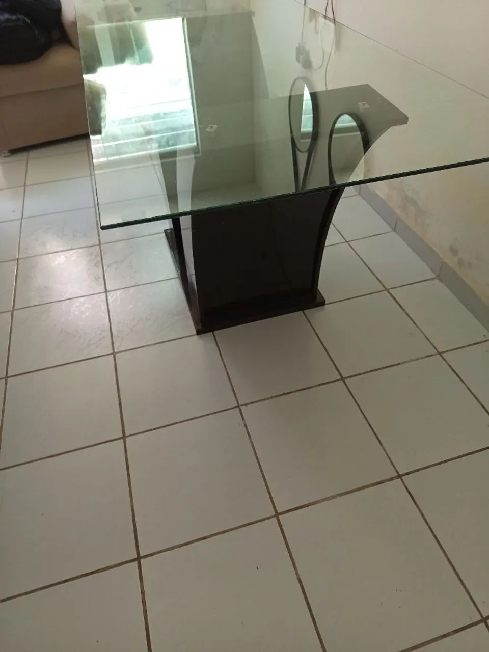Vendo mesa com tampo de vidro 