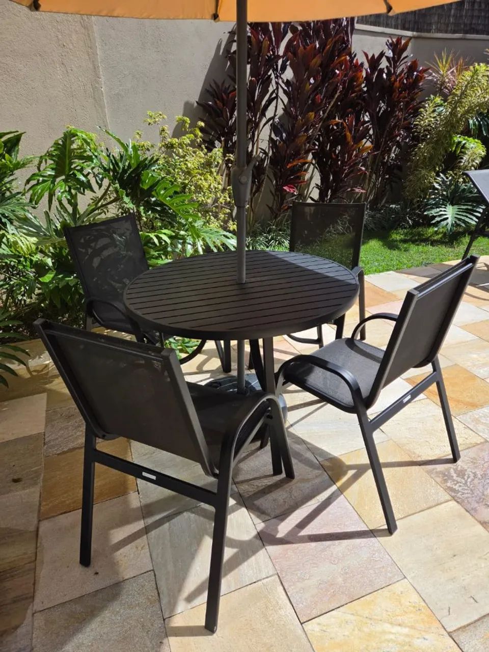 Kit piscina e área externa - Espreguiçadeira e mesa - Foto 3