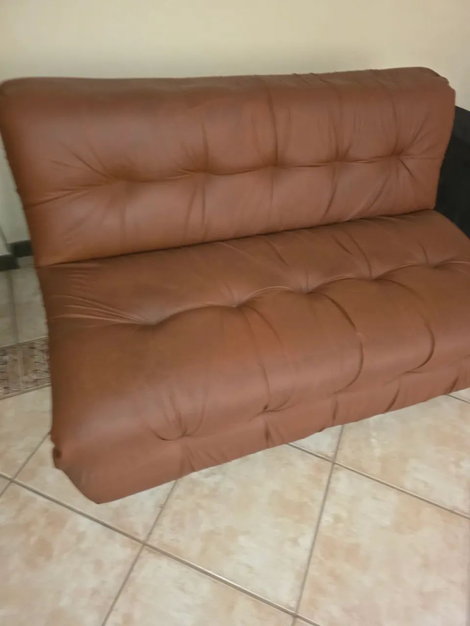 Sofá cama de couro