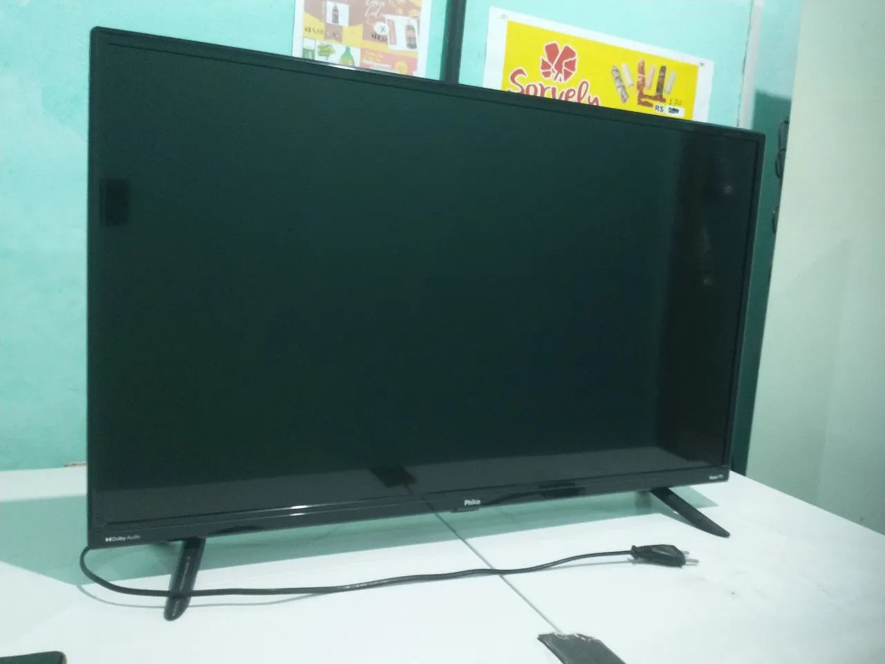 Tv 32 polegadas com defeito na tela pra aproveitar peças 