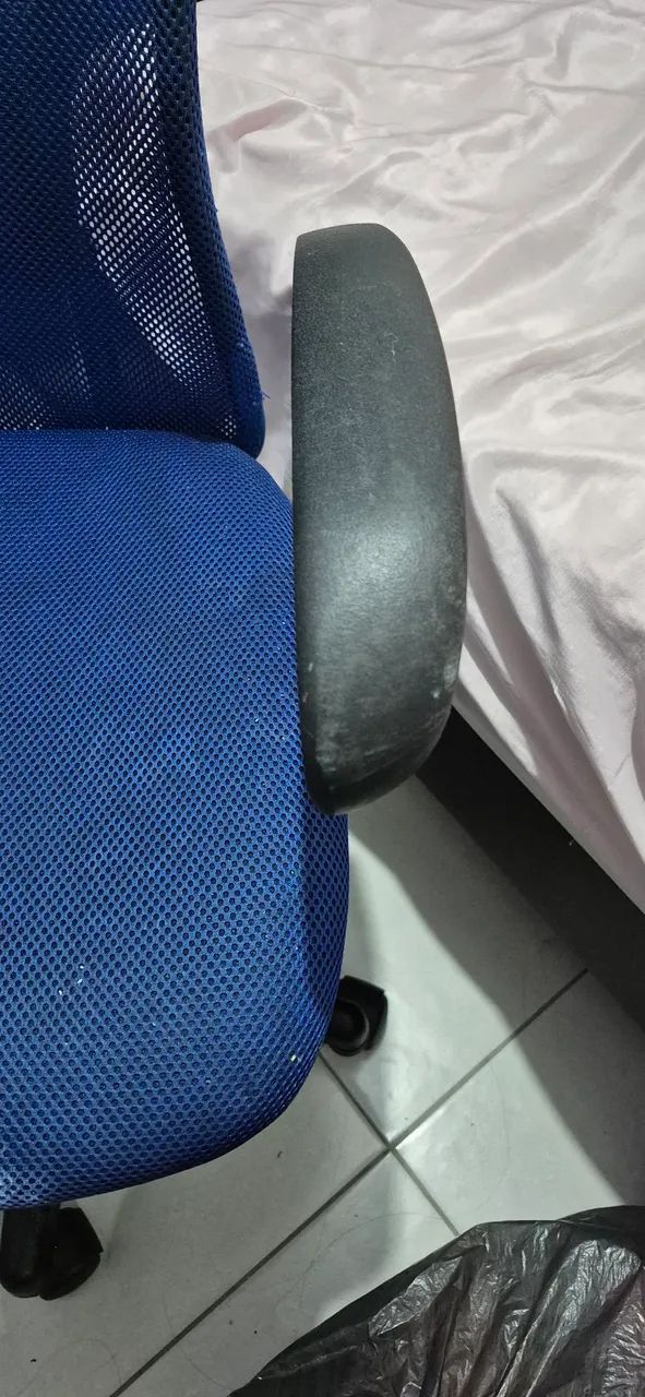 Cadeira de escritório azul  - Foto 5