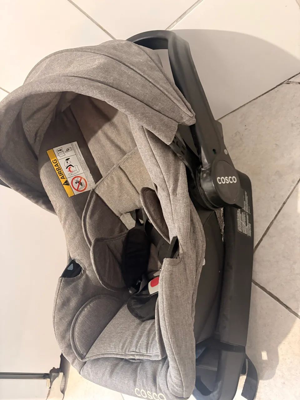 Carrinho de bebê com bebê conforto Cosco - Foto 3