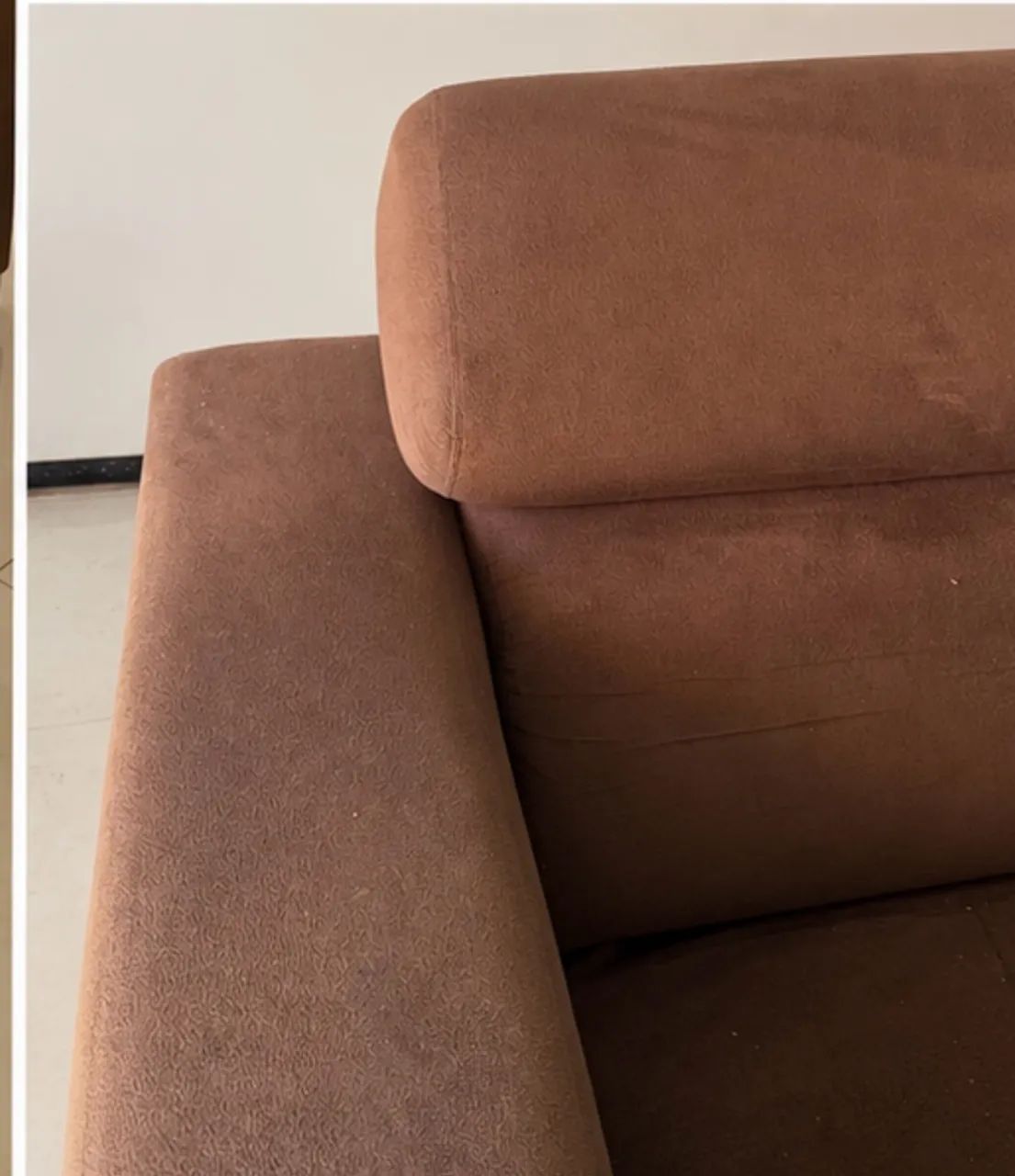 VENDO SOFÁ DE ALTO LUXO RETRÁTIL MARROM - Foto 2