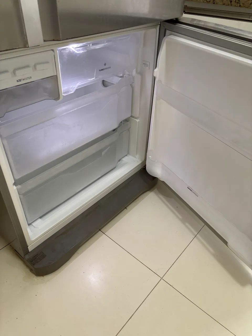 Geladeira com freezer  - Foto 4