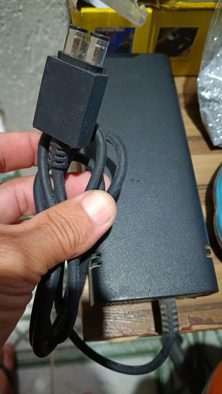 Fonte Xbox 360 slim 