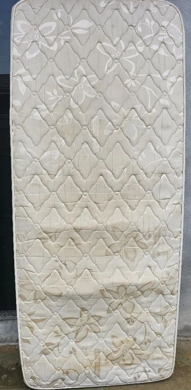 Colchão de SOLTEIRO 