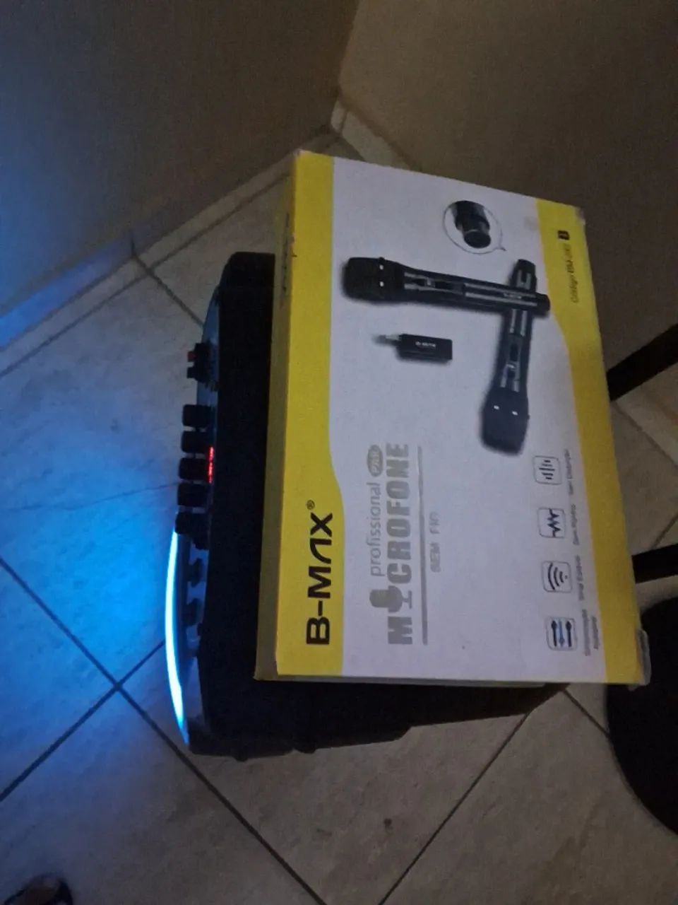 Caixa de som com microfones sem fio - Foto 4