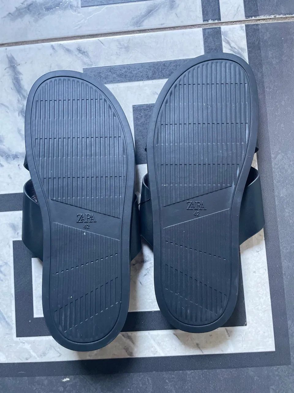 Vendo sandália zara