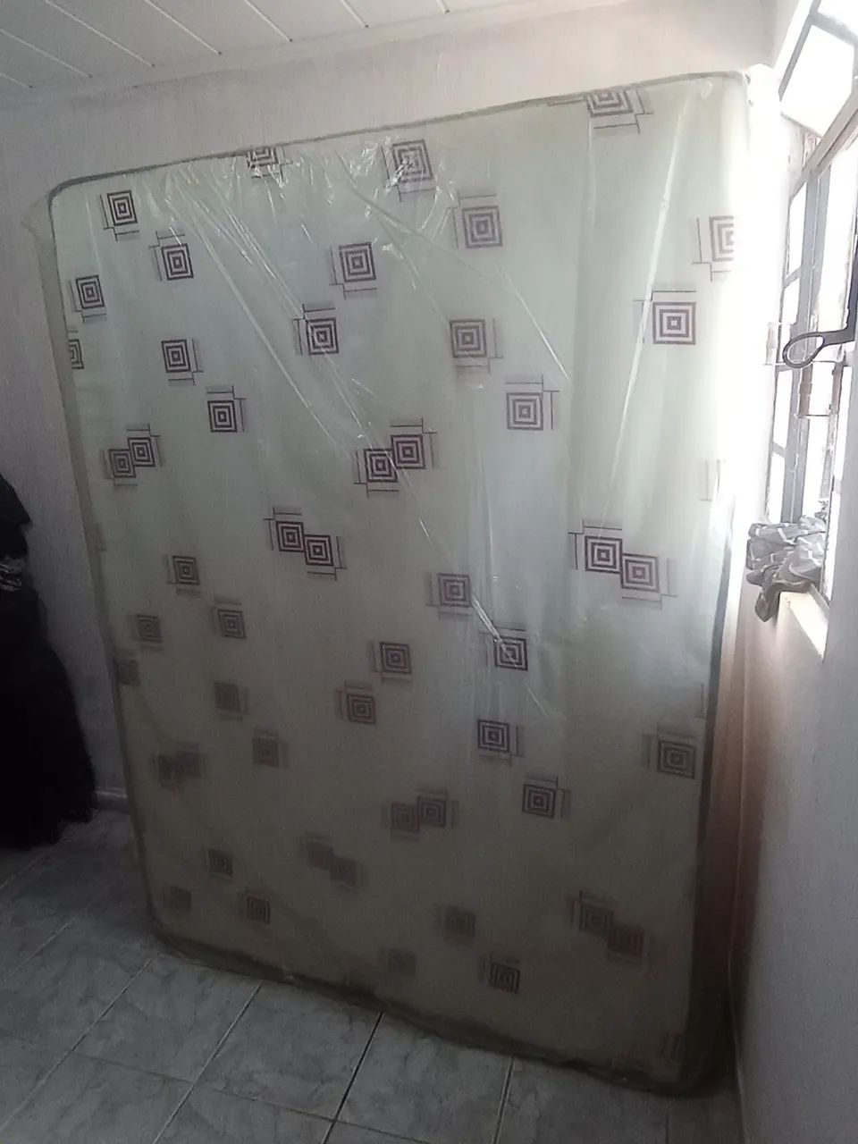 BASE DE CAMA CASAL NUNCA USADA