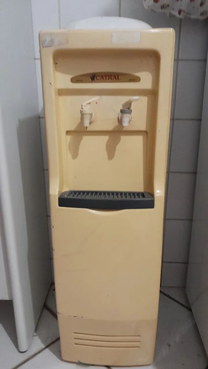 Bebedouro de Garrafão com Compressor Catral 220V