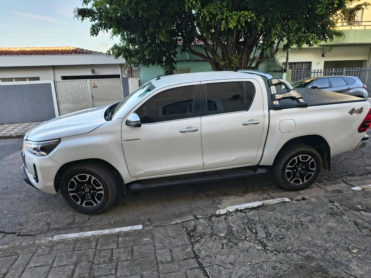 Toyota Hilux CD SRX 4X4 2.8 TDI 16V Diesel Aut. 2024 - Foto 2
