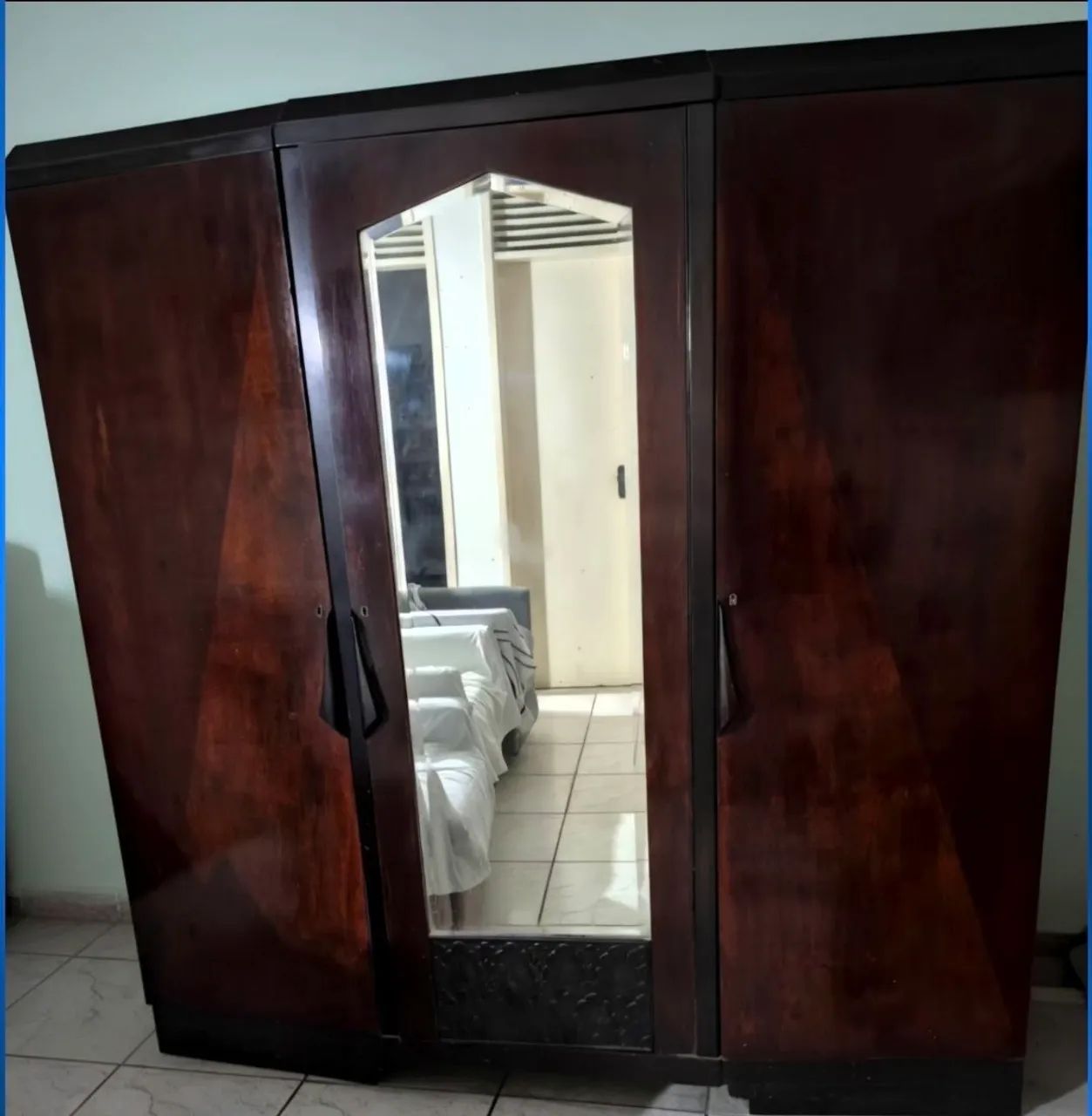 Guarda roupa com espelho bisotado - Foto 2