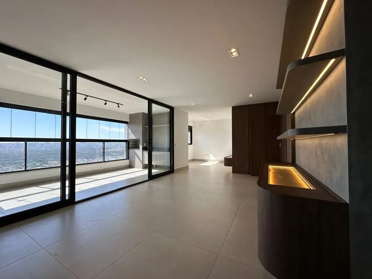 Belíssimo apartamento de 185 m² no Complexo Vinhedos