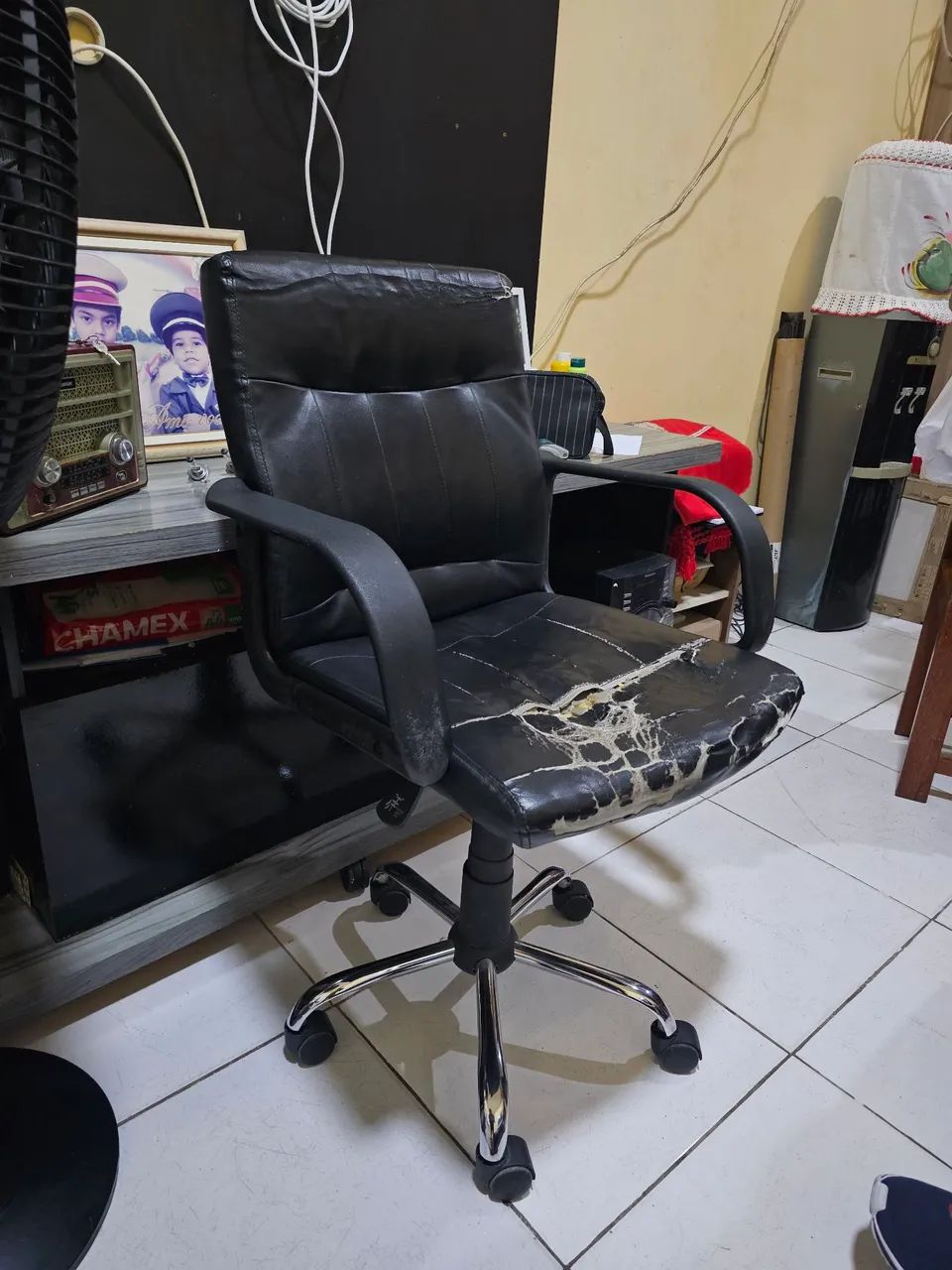Cadeira de escritorio usada  - Foto 2