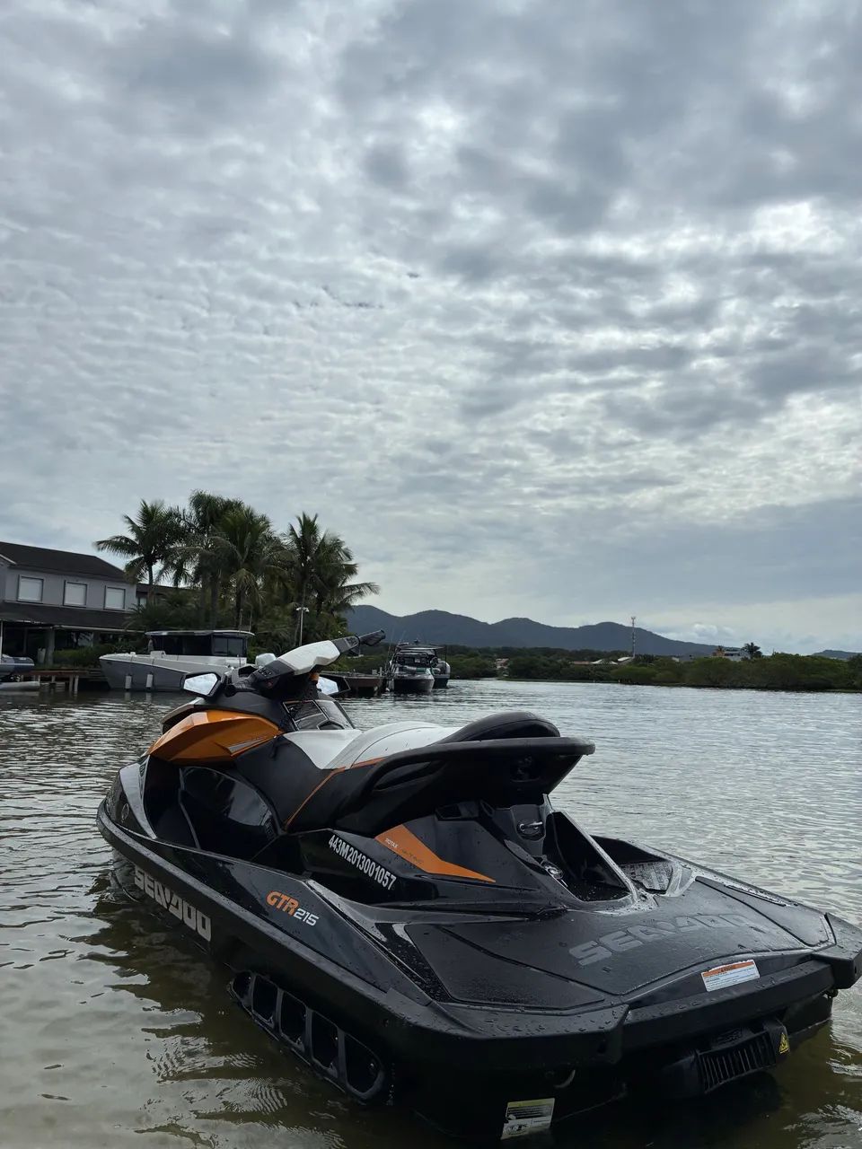 Jet Ski 215 GTR ( ano 2013) 