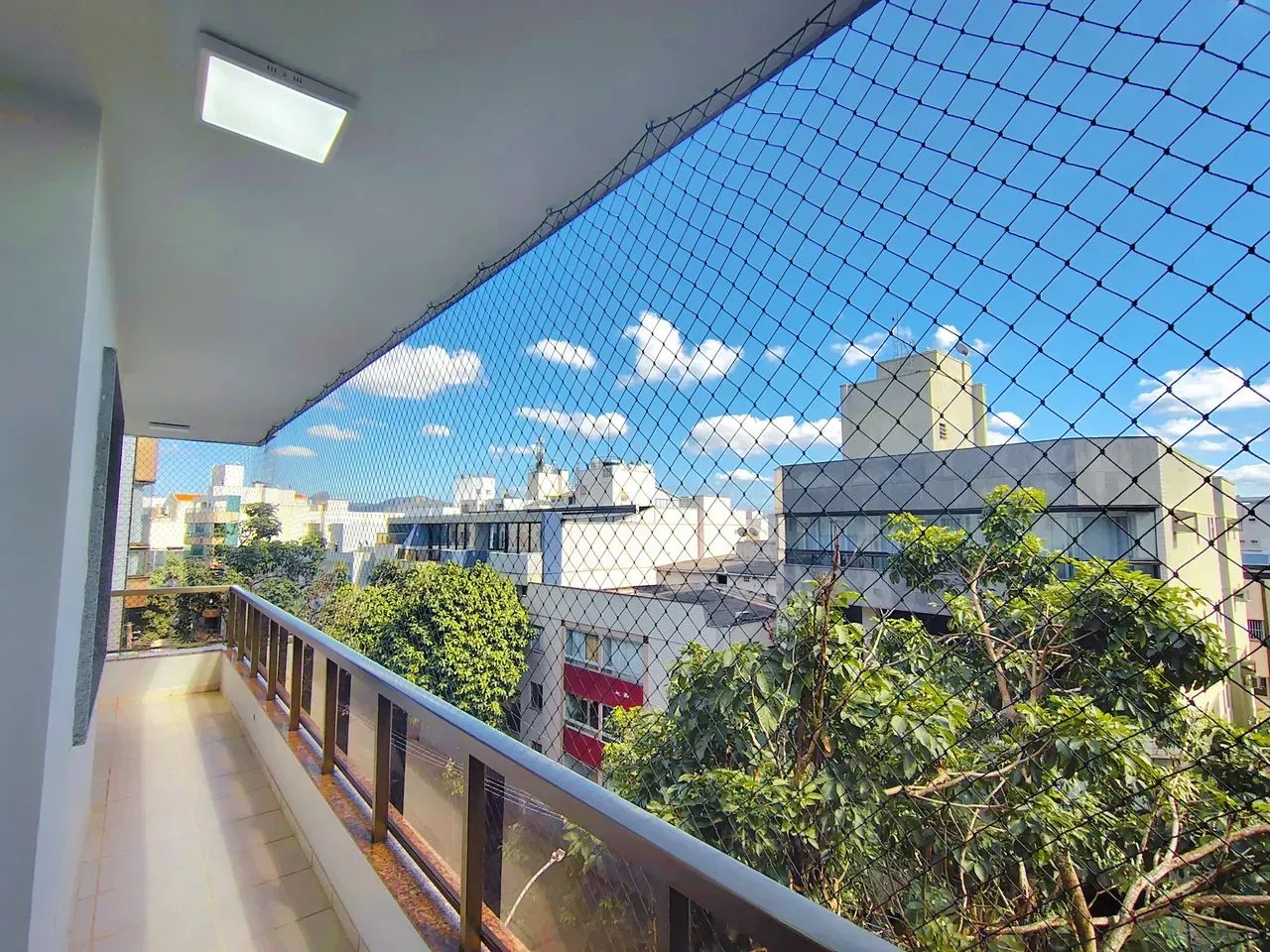 Apartamento para Alugar | 2 Quartos com Suíte | Varandão | Quadra do Mar | - Foto 2