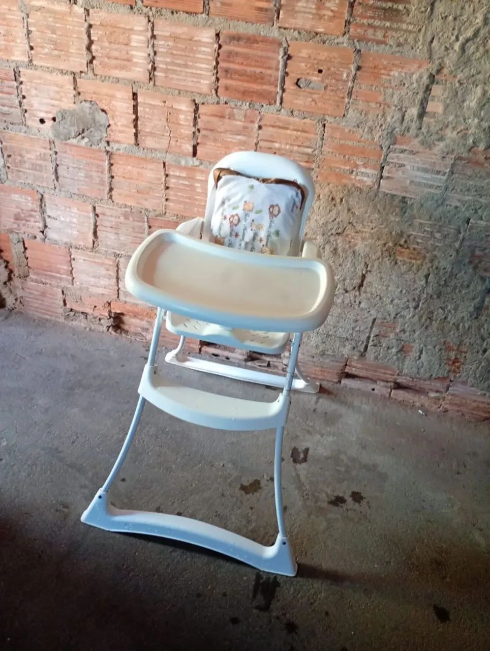 Cadeirinha alimentação bebê 