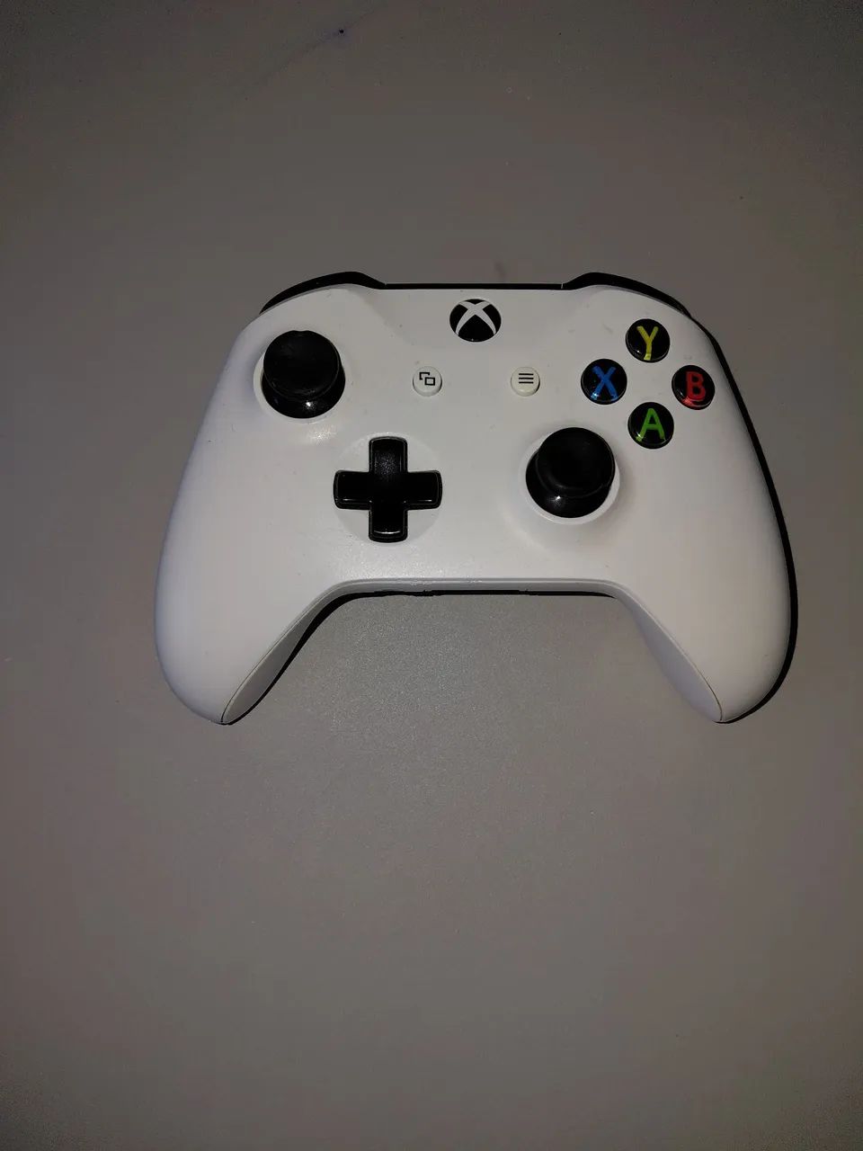 Xbox One S 512gb Usado com 2 Controles - Foto 3