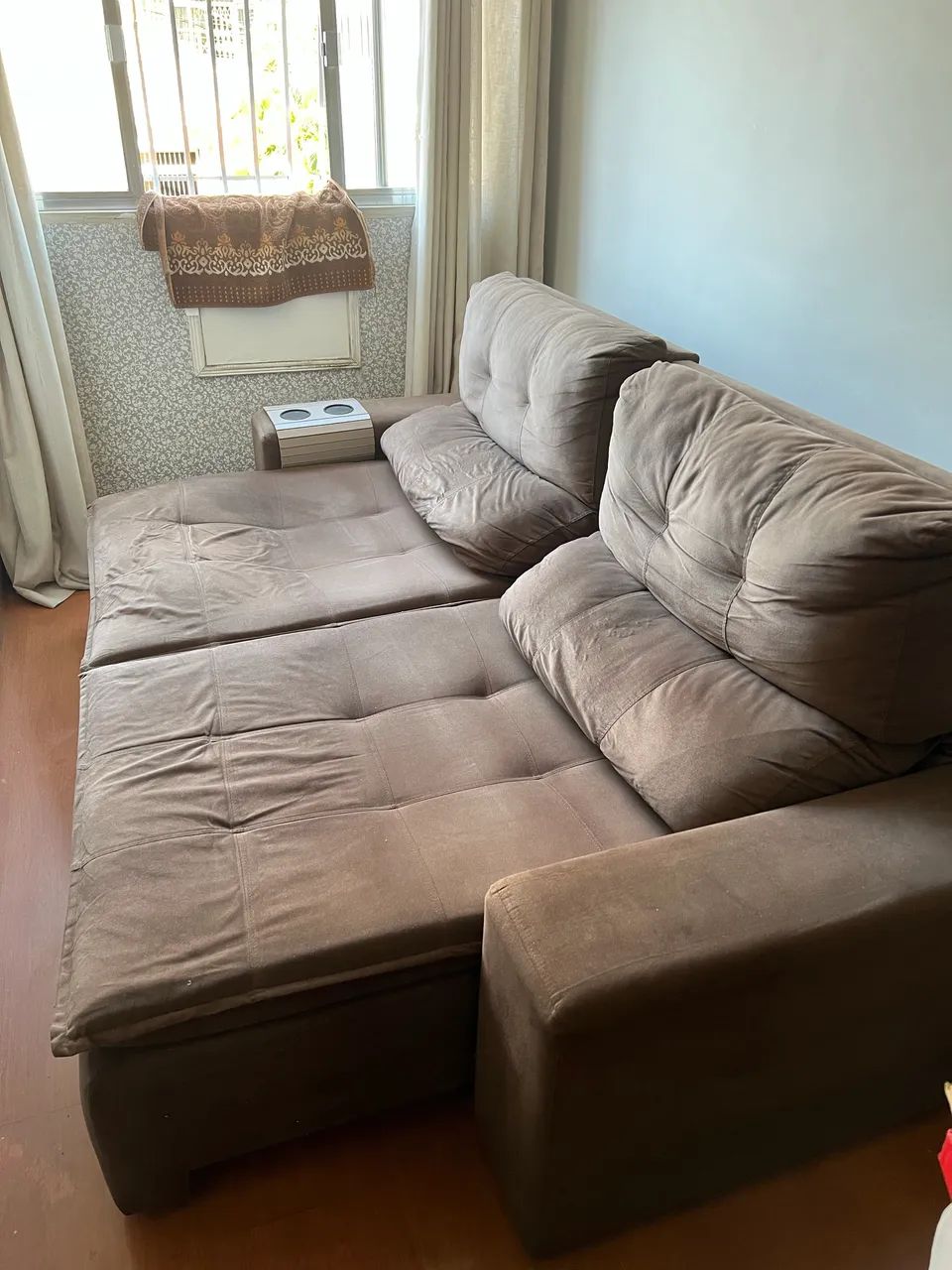 Sofá retrátil e reclinável marrom 2,5m por 1,15m  - Foto 3