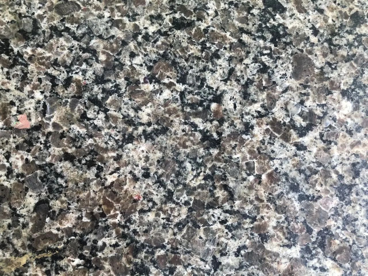 MESA DE JANTAR COM TAMPO EM GRANITO CINZA - Foto 3