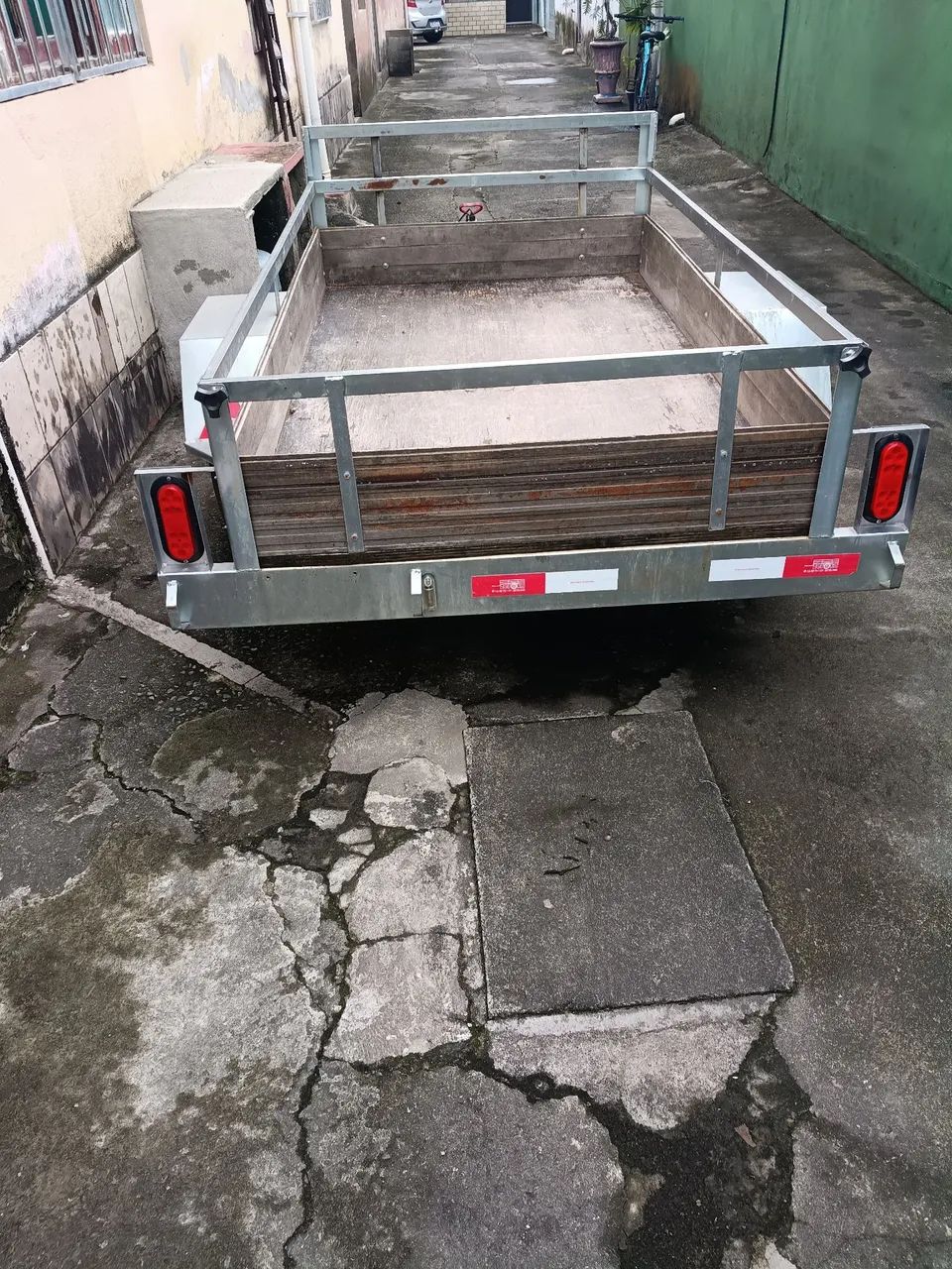 Carretinha reboque semi Nova 